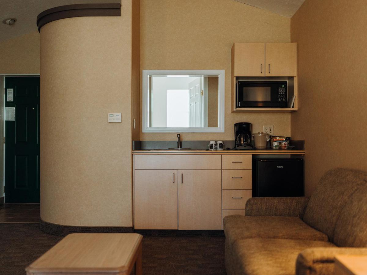 | Skaneateles Suites