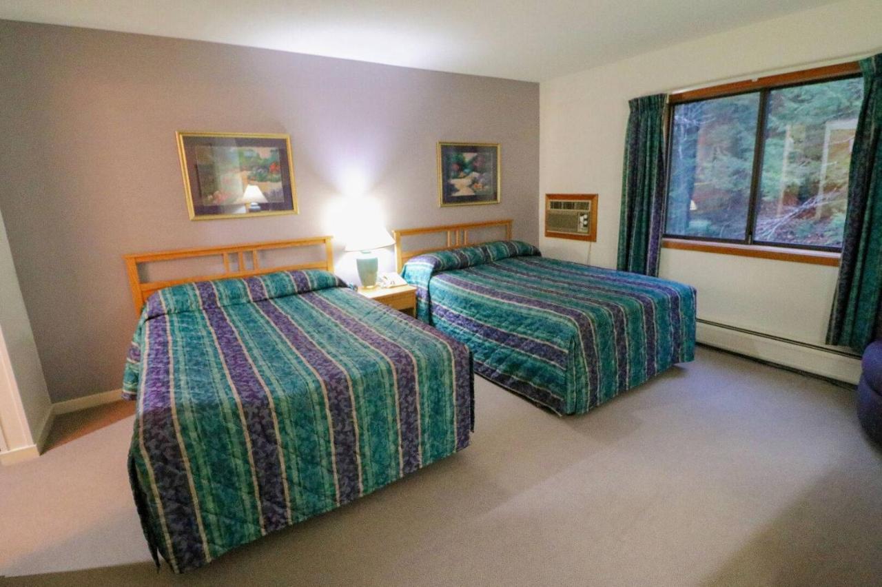 | 118 Two Double bed Standard Hotel room