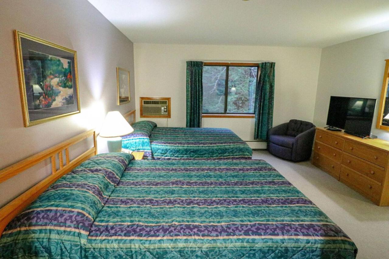 | 118 Two Double bed Standard Hotel room
