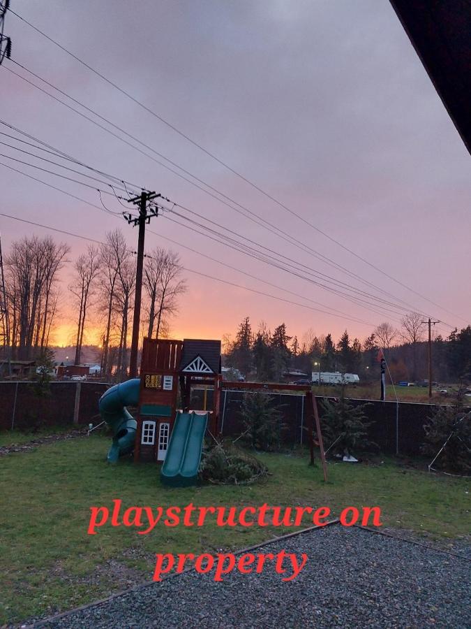 | Silverlake Bungalo Near Mt. Rainer