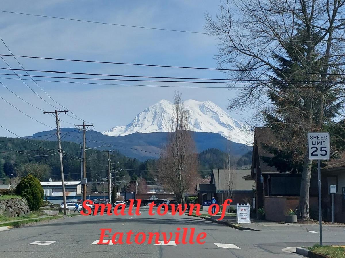 | Silverlake Bungalo Near Mt. Rainer