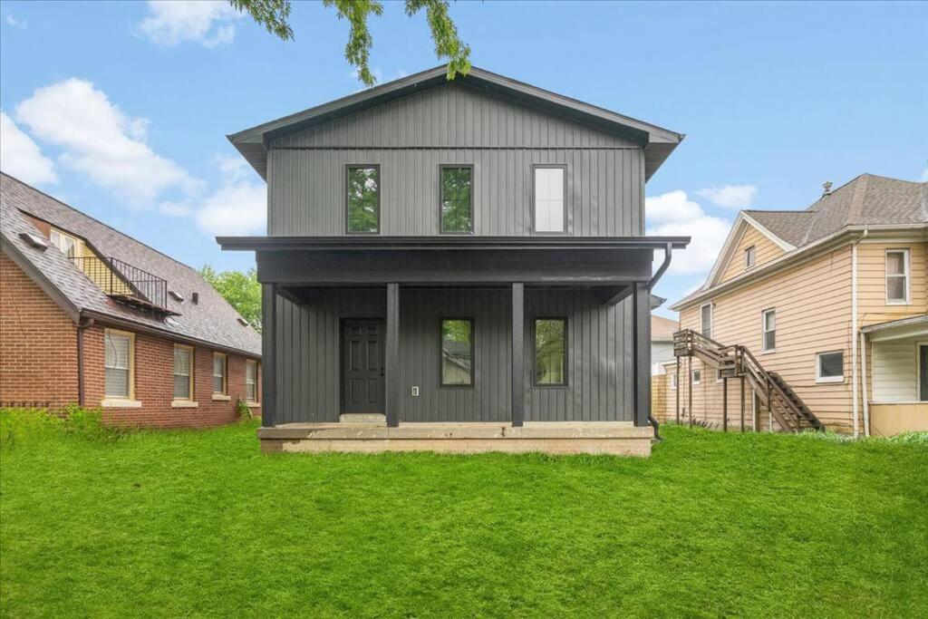  | 4BD/3.5BA Modern Farmhouse - Blocks To Downtown CF!