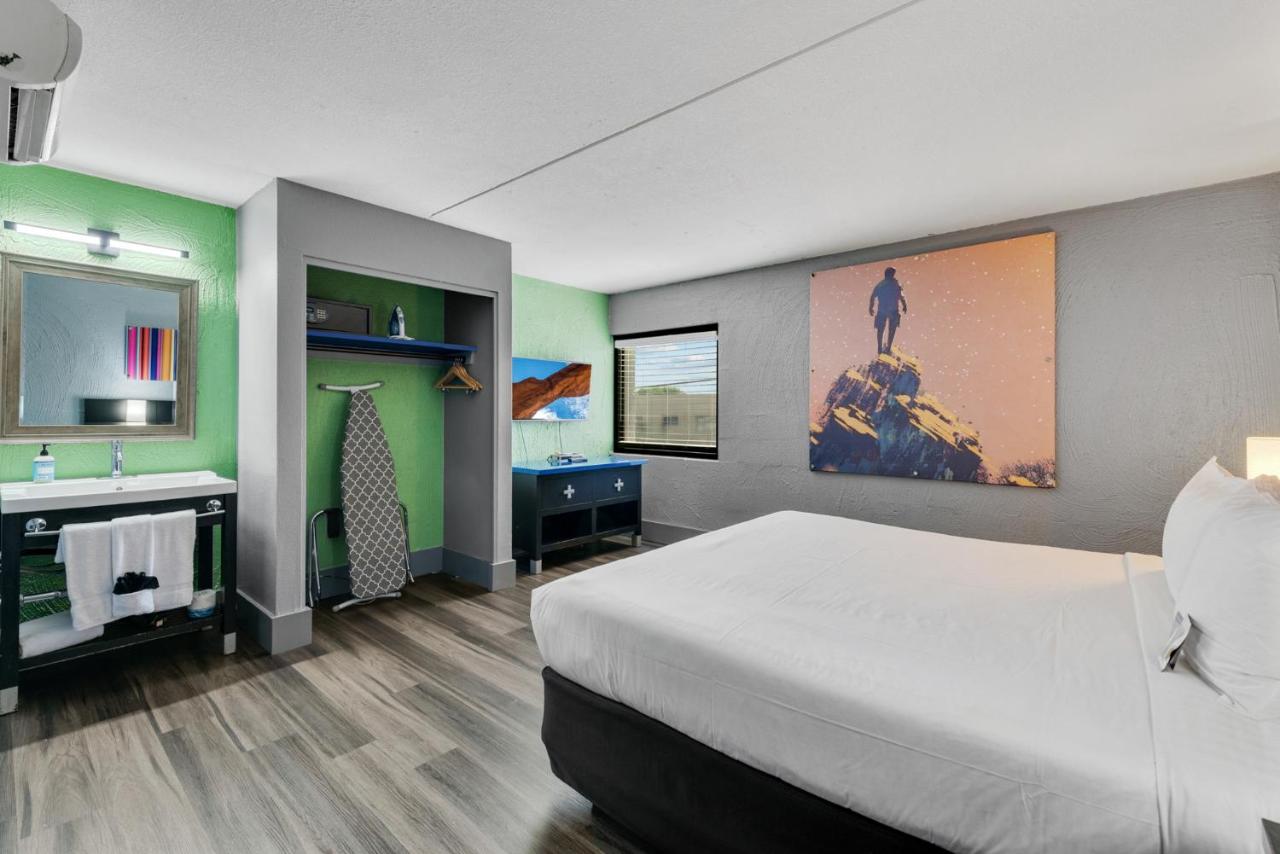 | Clarendon Hotel #214