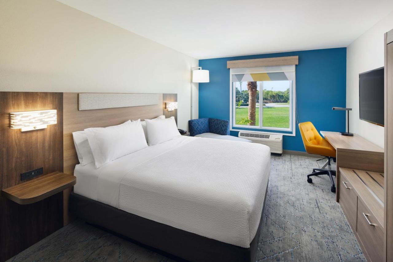 | Holiday Inn Express Hotel & Suites Port St. Lucie West, an IHG Hotel