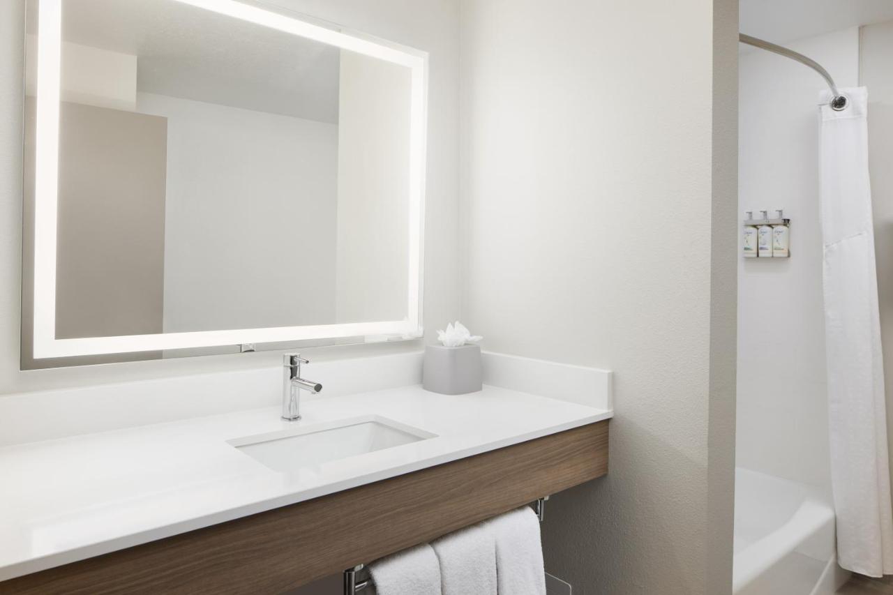Executive Suite at Holiday Inn Express & Suites Port St. Lucie West by IHG