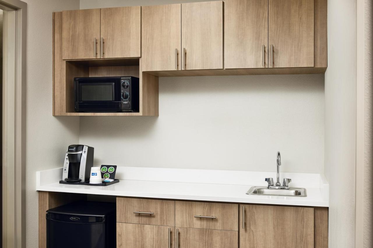 Executive Suite at Holiday Inn Express & Suites Port St. Lucie West by IHG