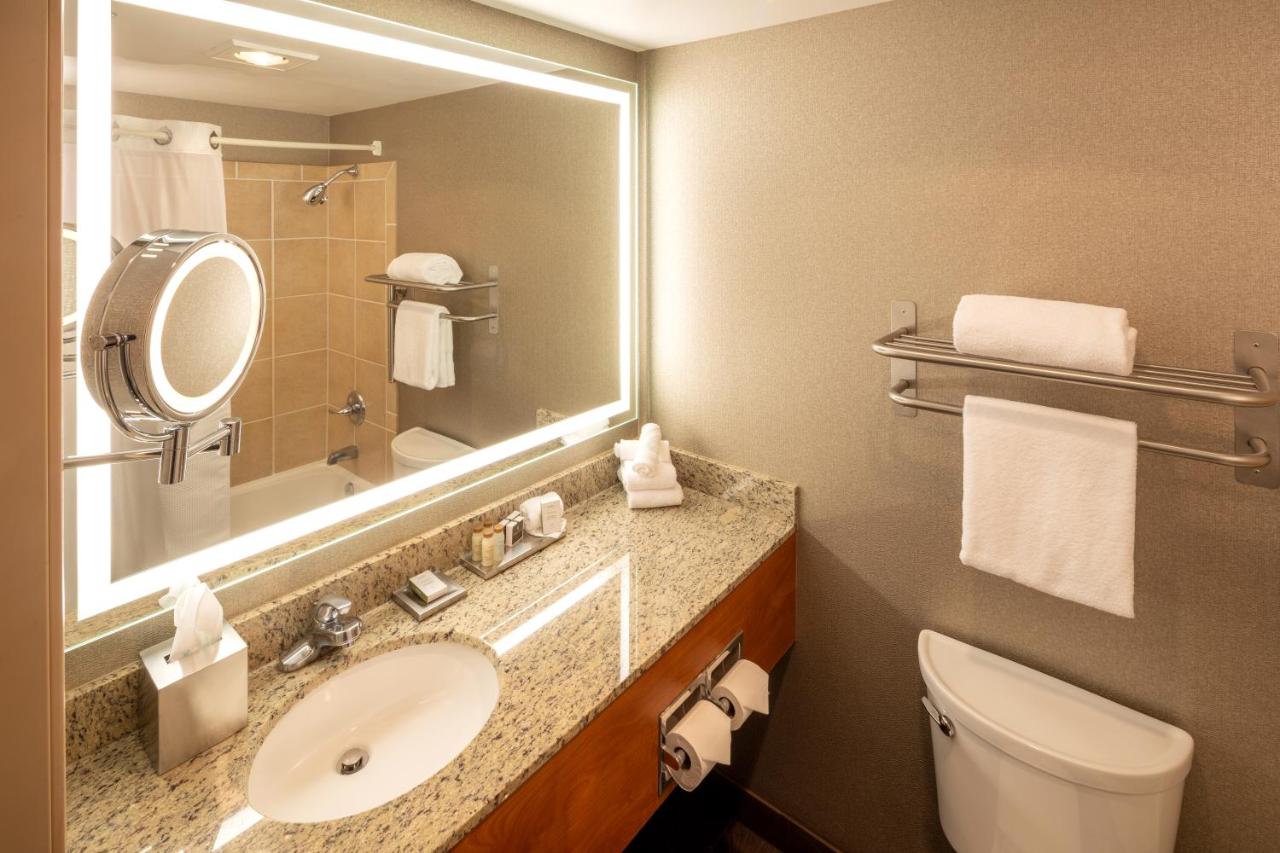 | Silver Cloud Hotel - Tacoma Waterfront