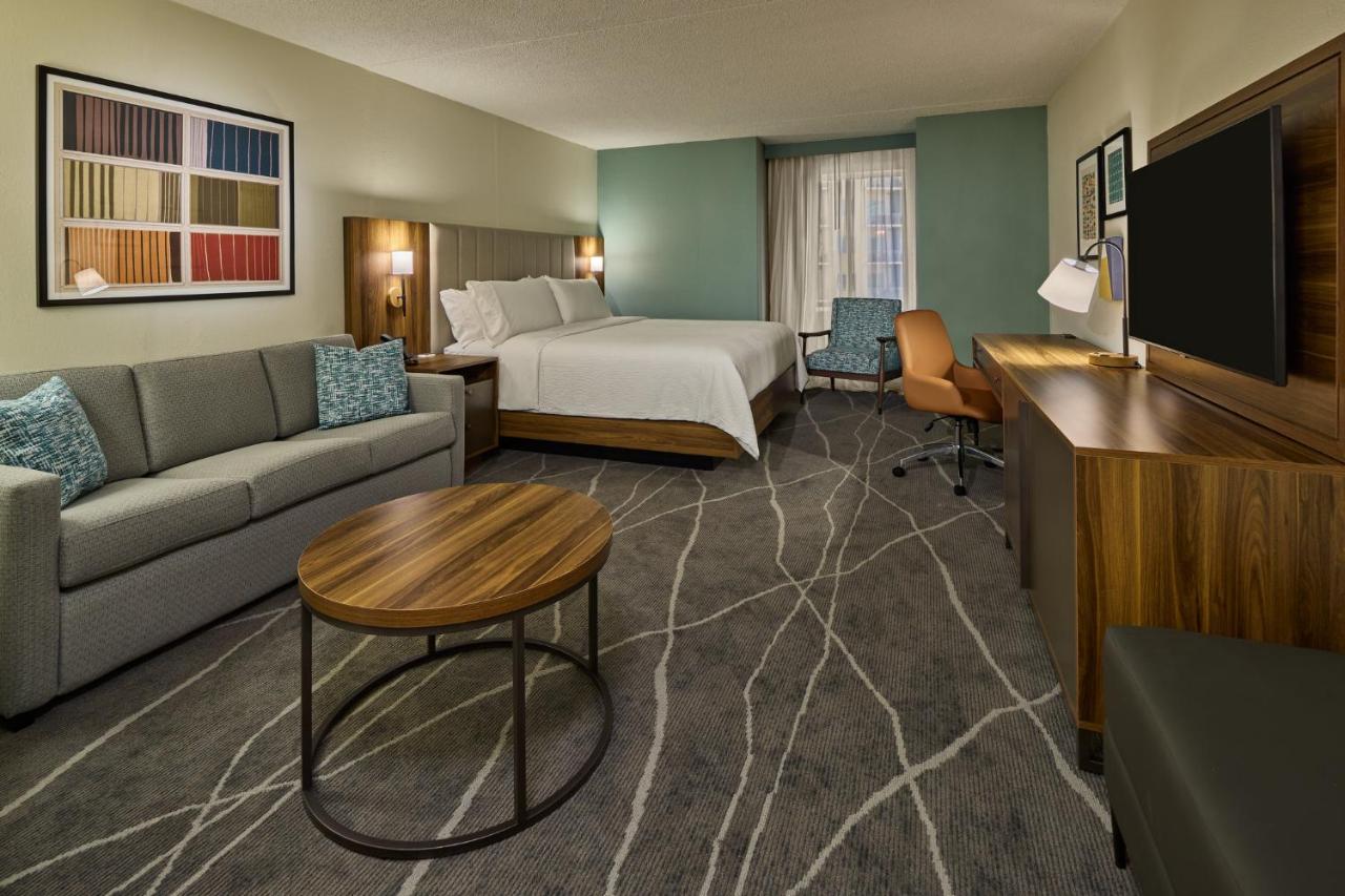 King Suite - Communications Accessible at Holiday Inn Express & Suites Charleston DWTN - Medical CTR by IHG