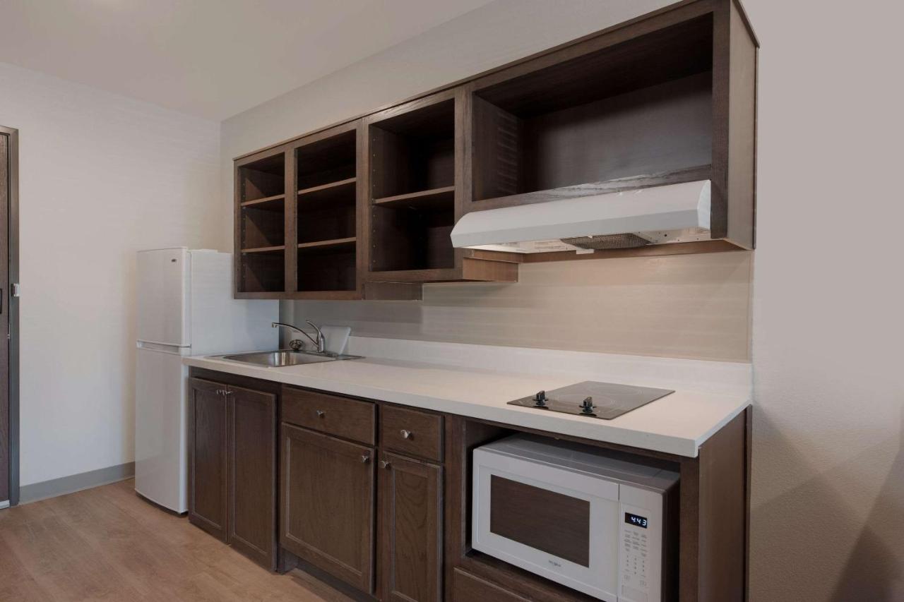 King Room with Sofa Bed - Accessible/Non-Smoking at WoodSpring Suites Phoenix-Deer Valley