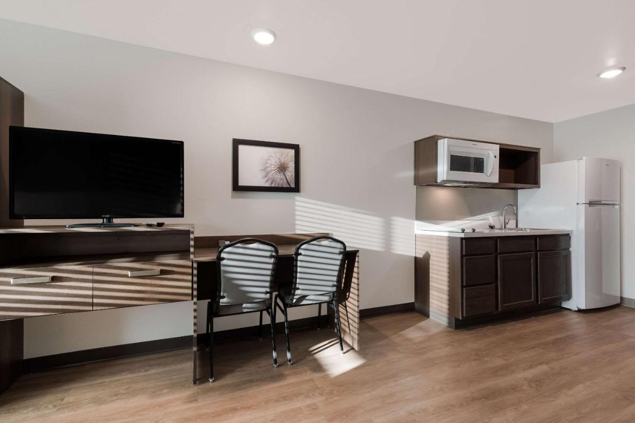 King Room with Sofa Bed - Accessible/Non-Smoking at WoodSpring Suites Phoenix-Deer Valley