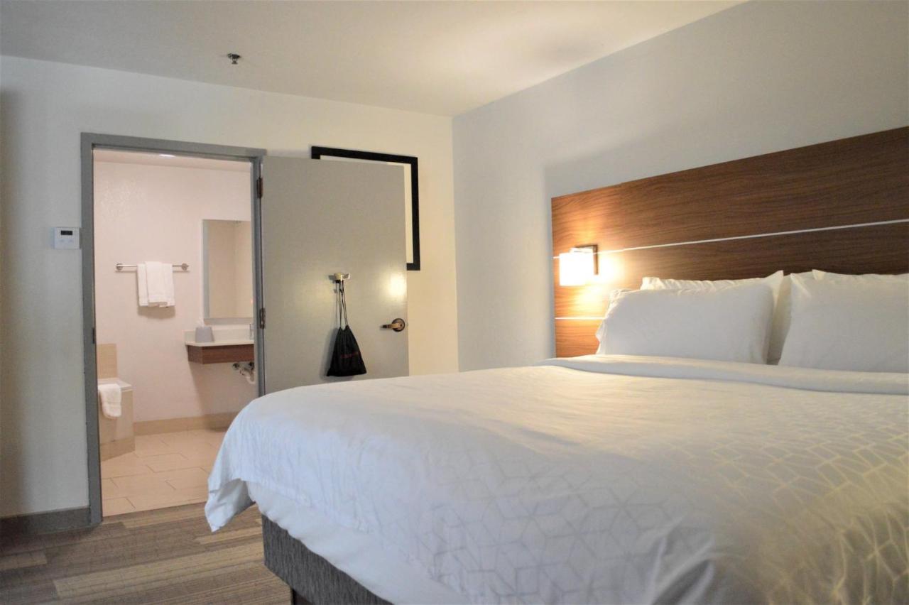 Two-Room King Suite with Whirlpool - Non-Smoking at Holiday Inn Express & Suites Batesville by IHG