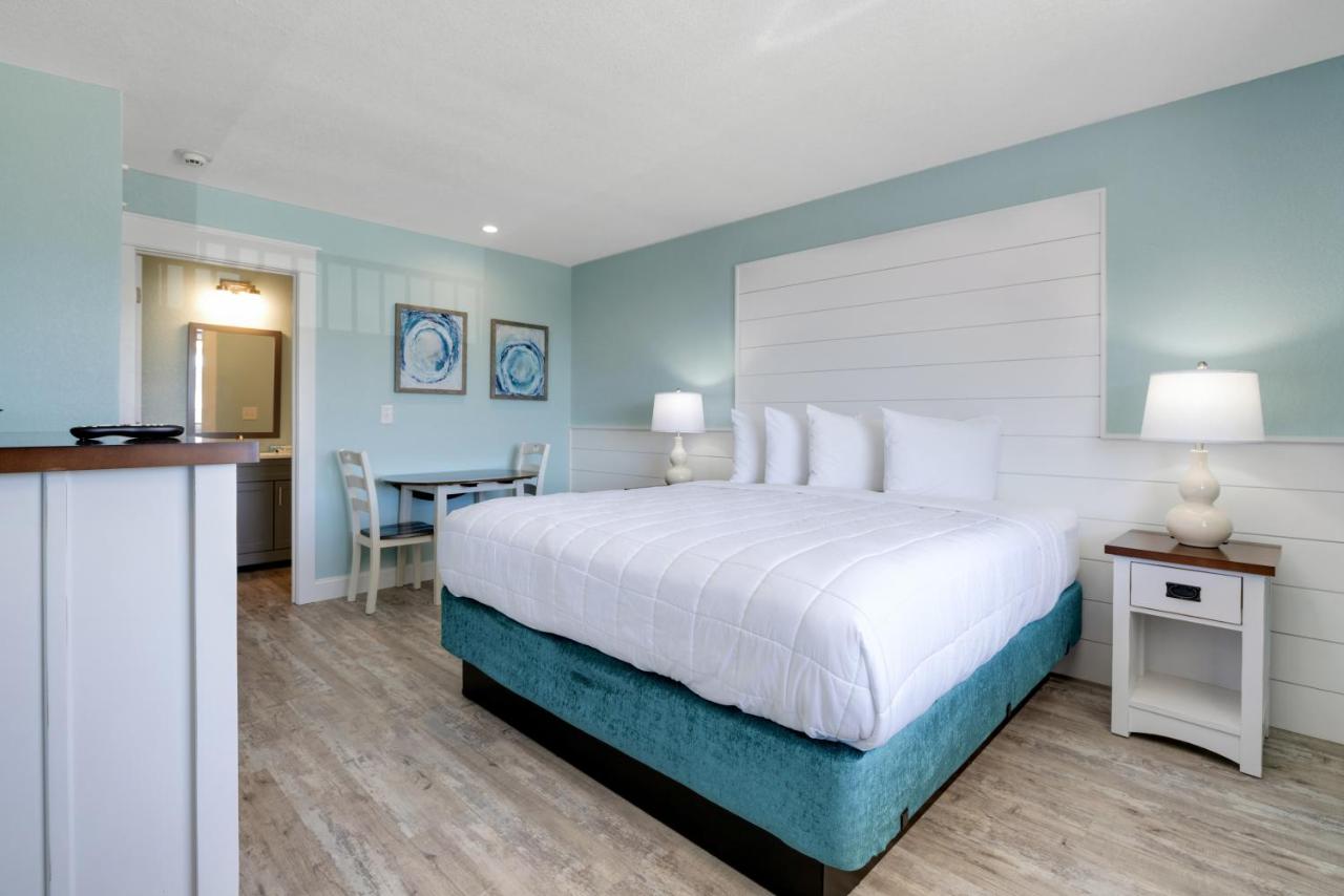 Standard - 1 King Bed at John Yancey Oceanfront Inn