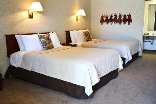  | Covered Wagon Motel Lusk WY