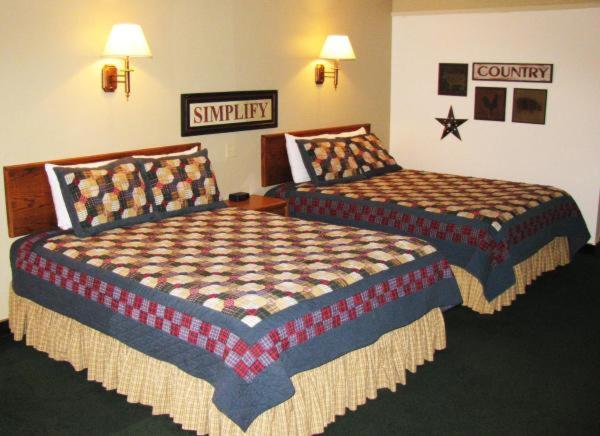  | Covered Wagon Motel Lusk WY