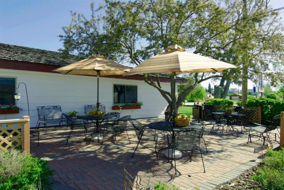  | Covered Wagon Motel Lusk WY