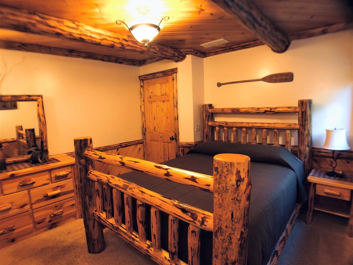 | Sojourner's Lodge & Log Cabin Suites