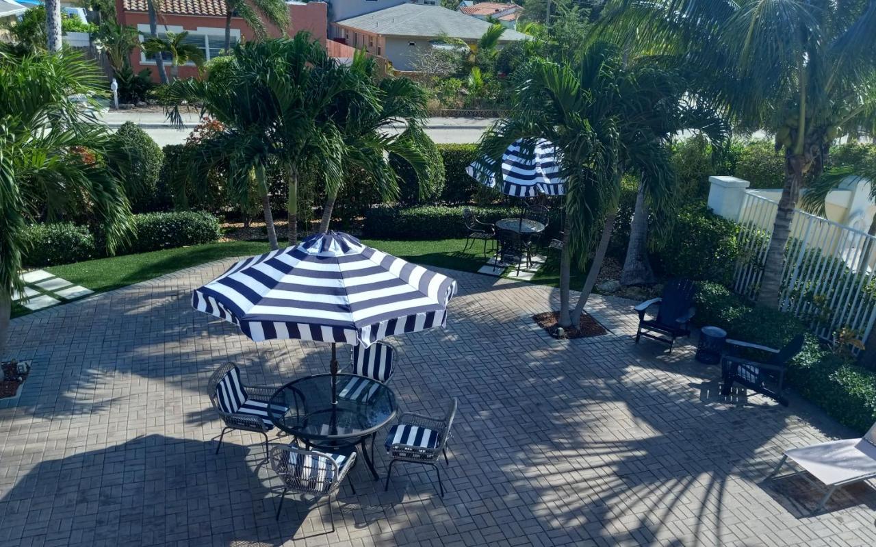 | Capri Inn & Apartments