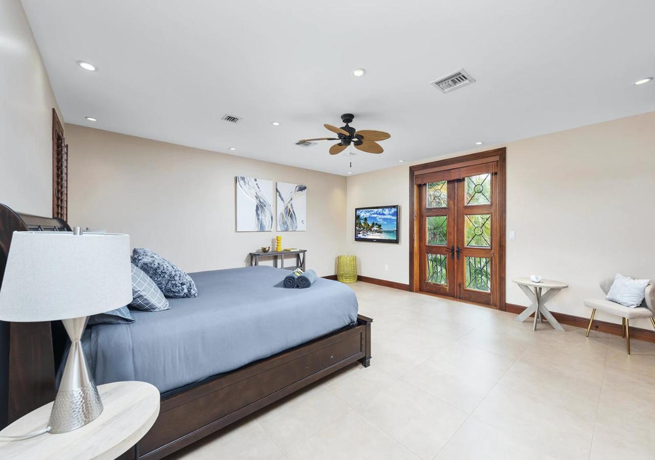  | Glorious 4 Bedroom 4 Bathroom Villa In Miami