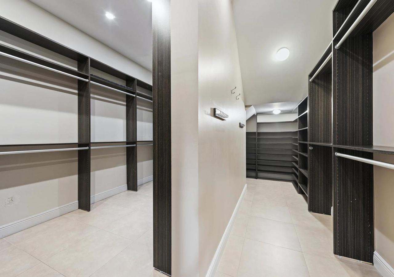 | Glorious 4 Bedroom 4 Bathroom Villa In Miami