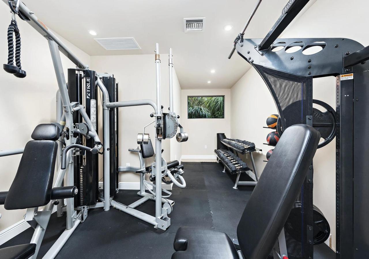 | Glorious 4 Bedroom 4 Bathroom Villa In Miami