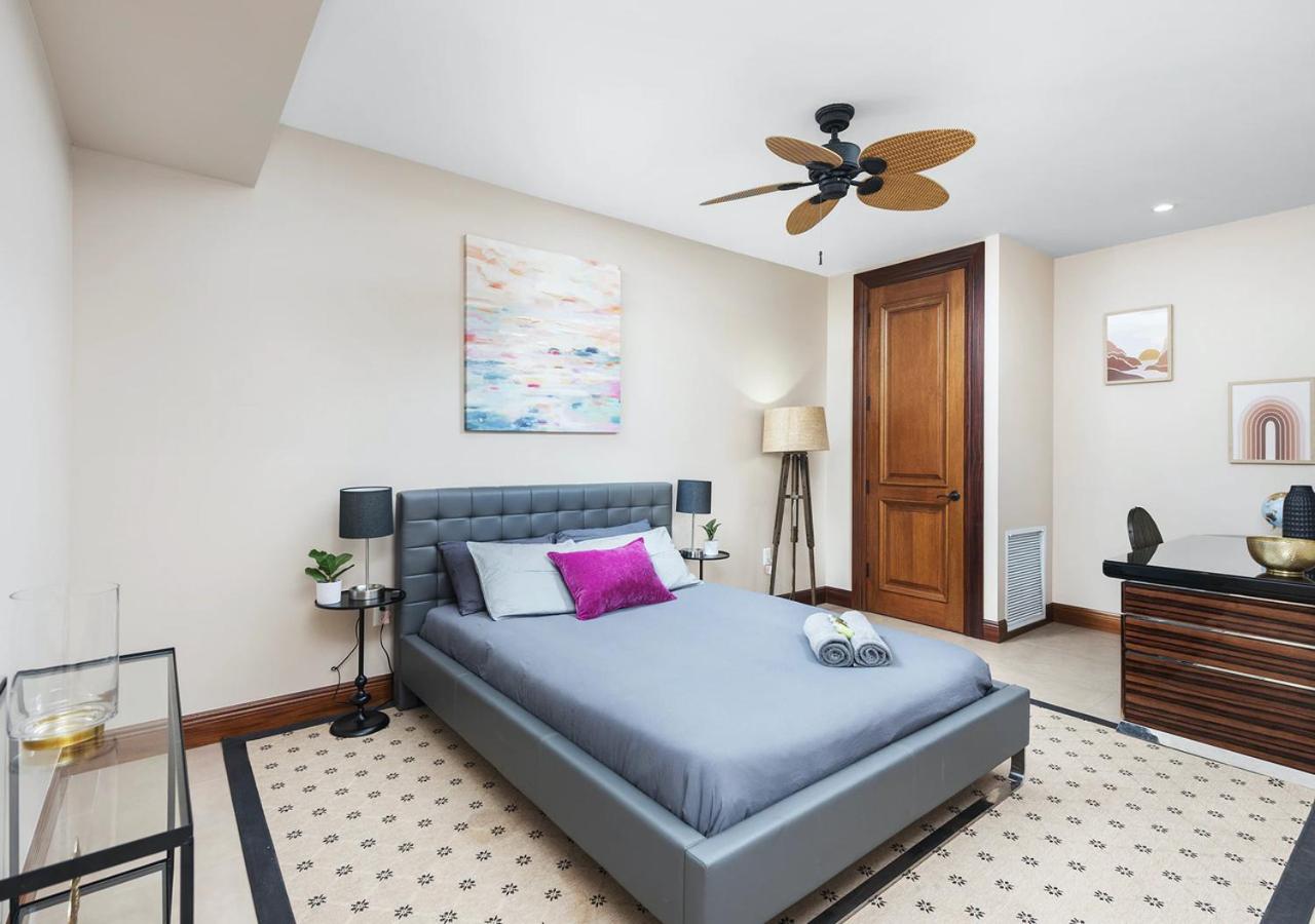 | Glorious 4 Bedroom 4 Bathroom Villa In Miami