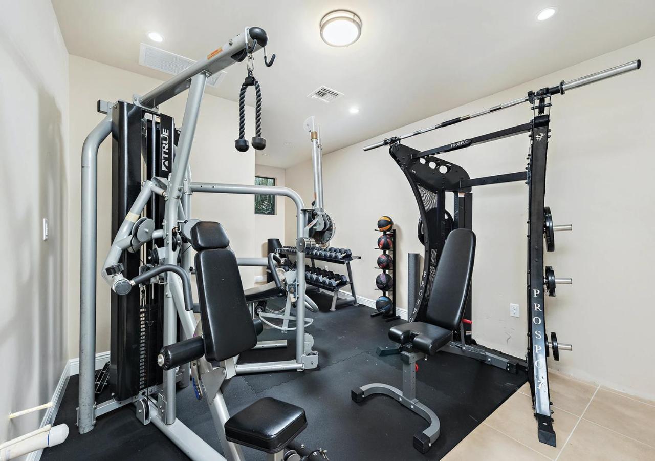 | Glorious 4 Bedroom 4 Bathroom Villa In Miami