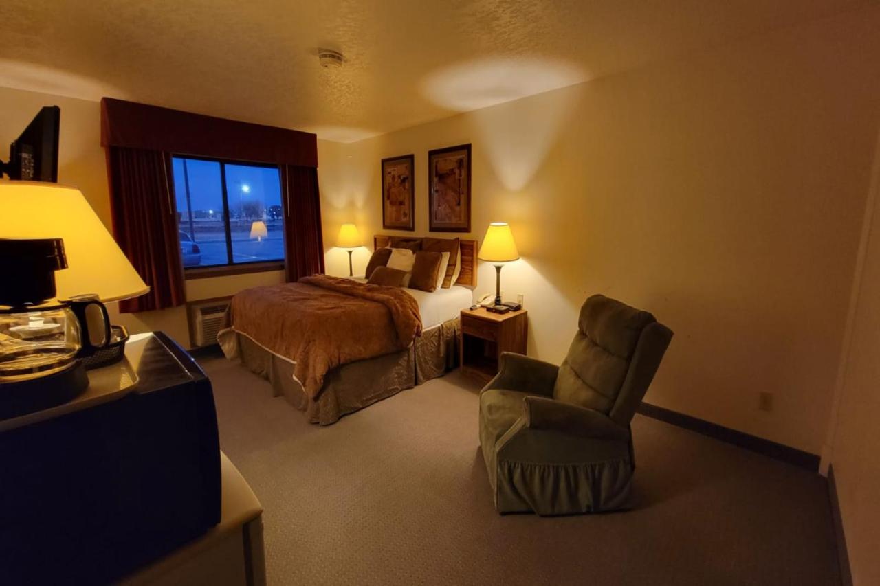 | Single Tree Inn Hotel O