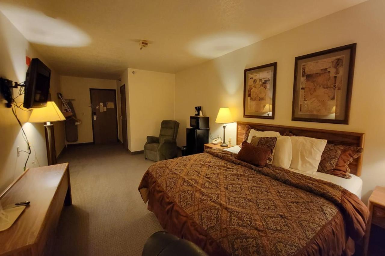 | Single Tree Inn Hotel O