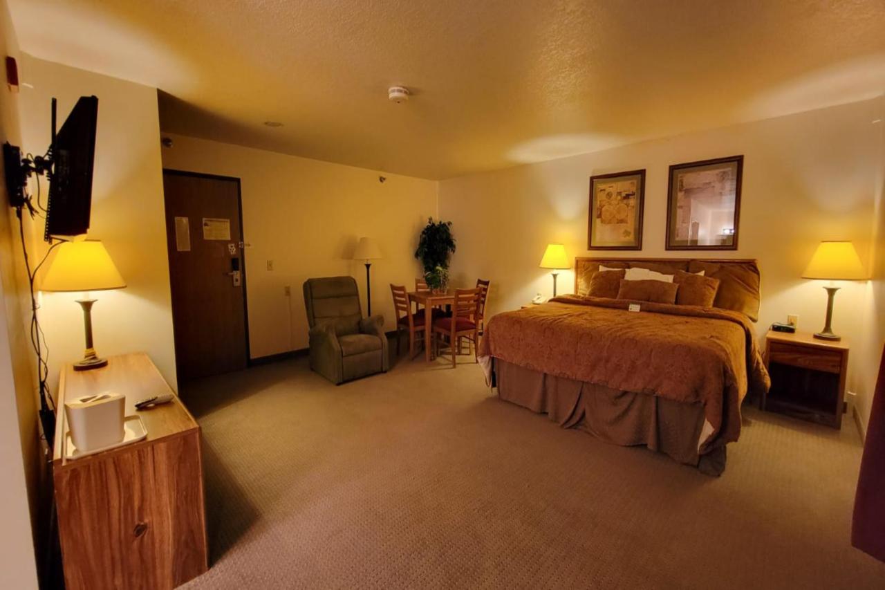 | Single Tree Inn Hotel O