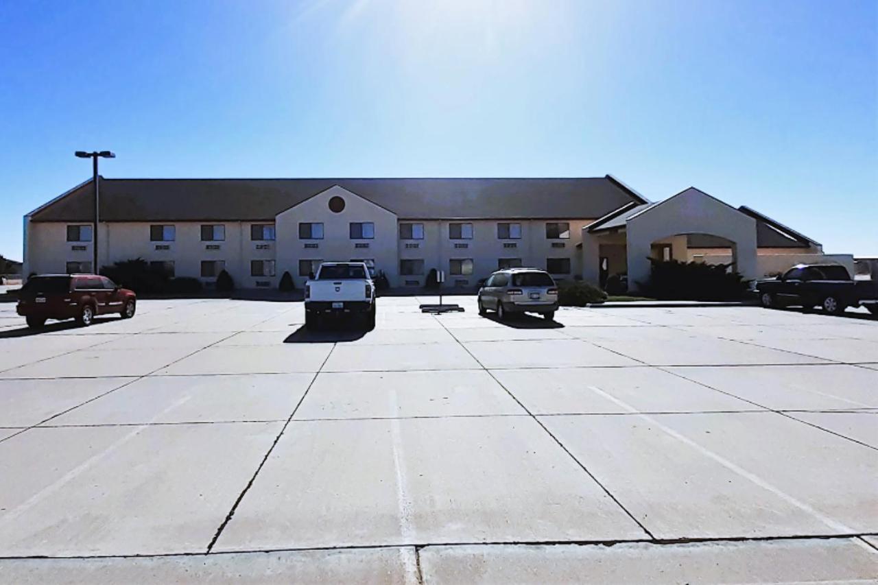 | Single Tree Inn Hotel O