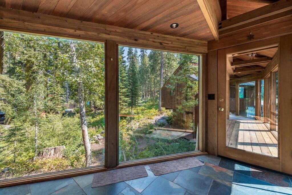 | Mid-Cent. Redwood Retreat w/ Sparklebridge