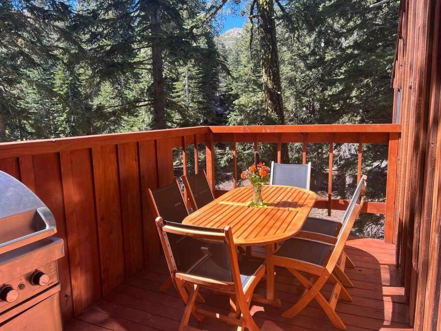 | Mid-Cent. Redwood Retreat w/ Sparklebridge