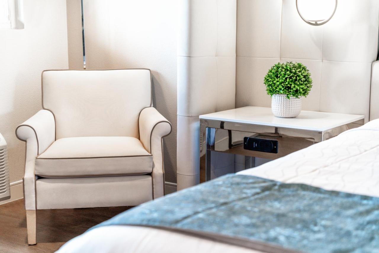 | Aspire Inn Studios & Spas