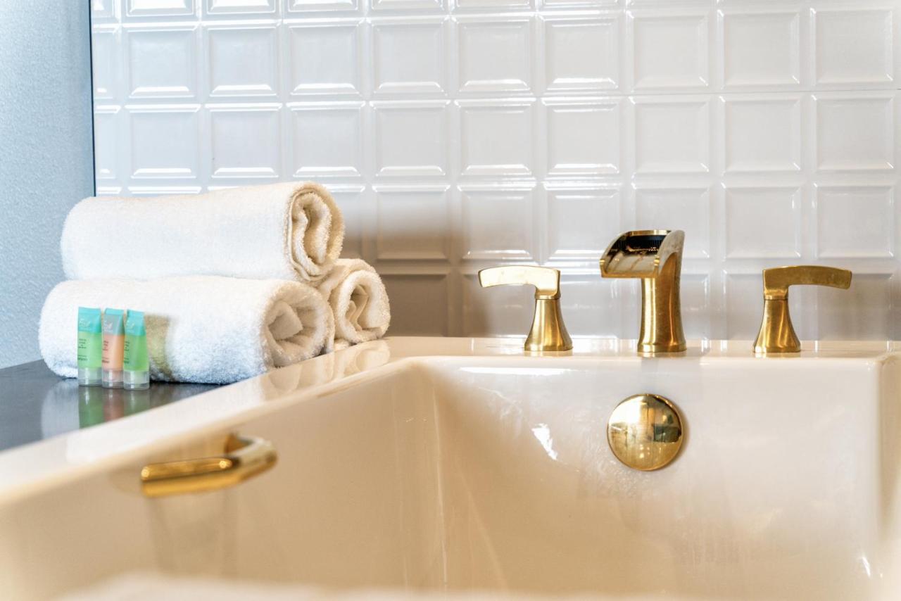 | Aspire Inn Studios & Spas