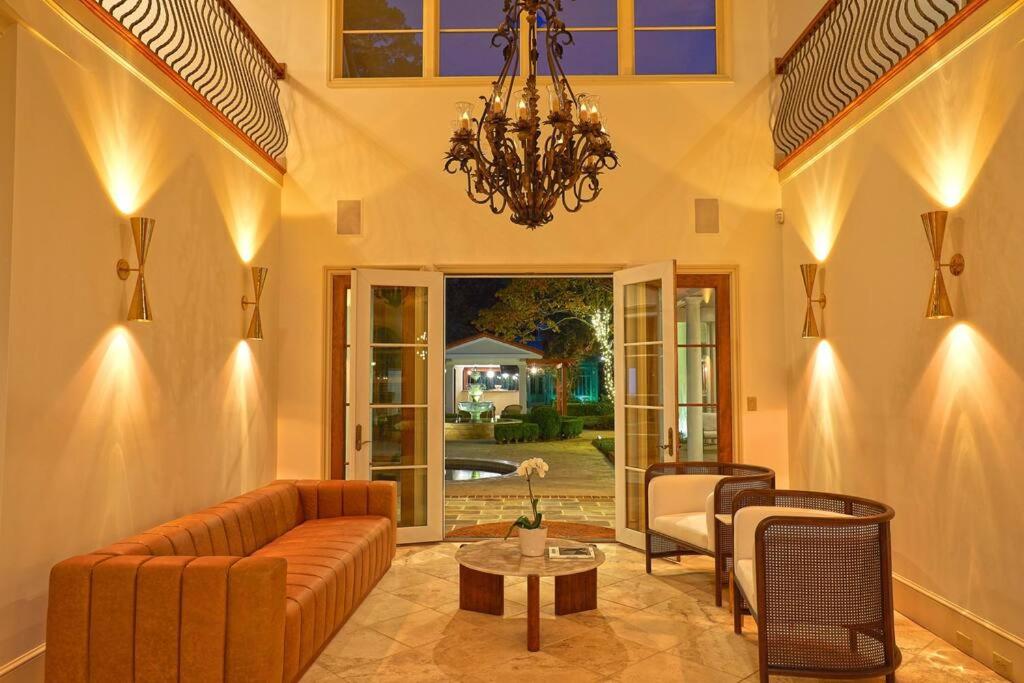 | Dolce Vita - Villa Life and Augusta National Golf