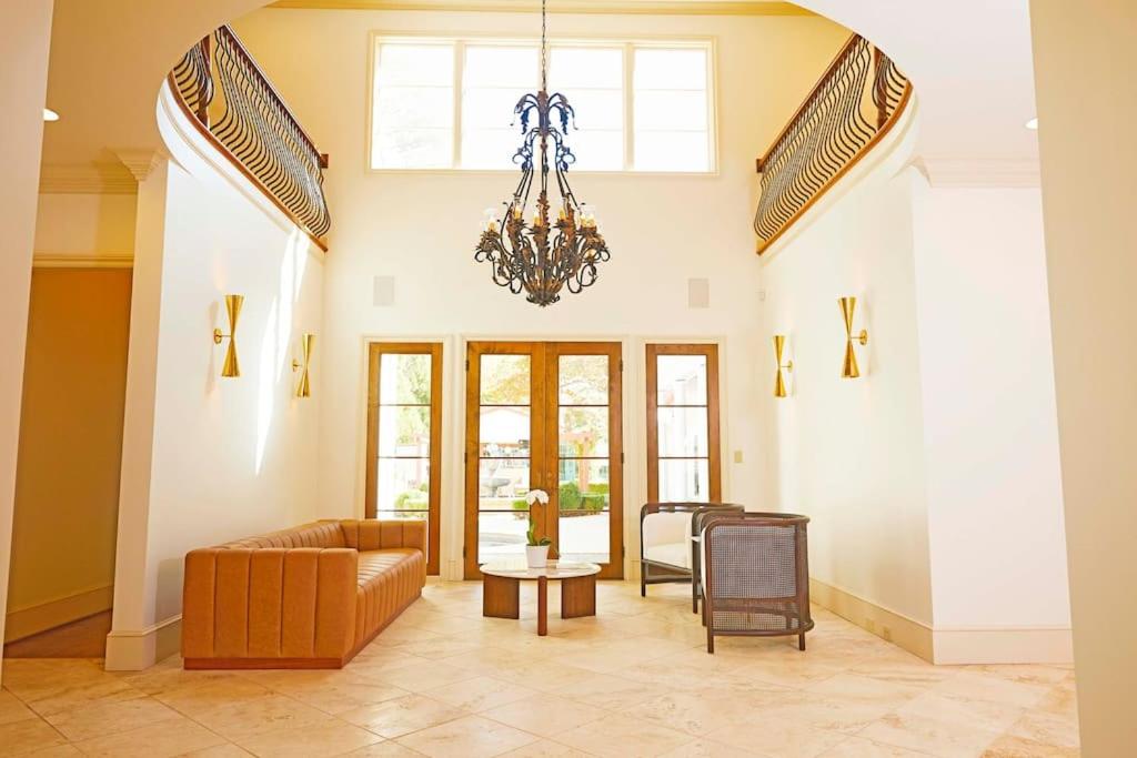 | Dolce Vita - Villa Life and Augusta National Golf