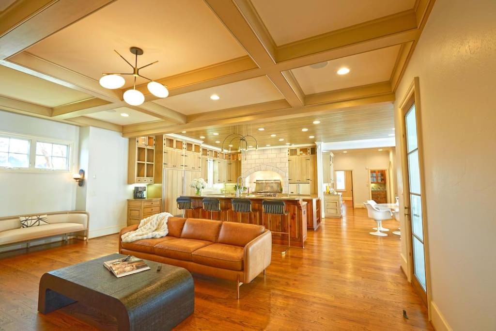 | Dolce Vita - Villa Life and Augusta National Golf