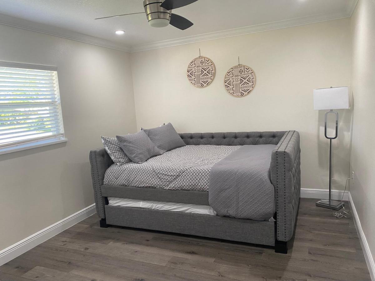 | Remodeled Home 10 min from Beaches Anna Maria Island 7 min to IMG Academy