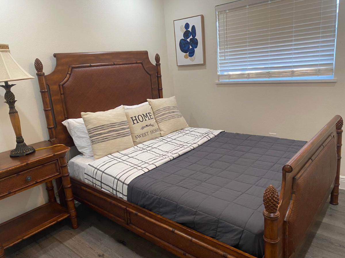 | Remodeled Home 10 min from Beaches Anna Maria Island 7 min to IMG Academy