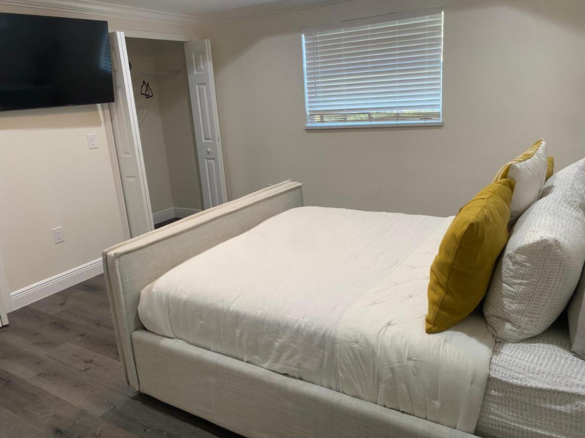 | Remodeled Home 10 min from Beaches Anna Maria Island 7 min to IMG Academy