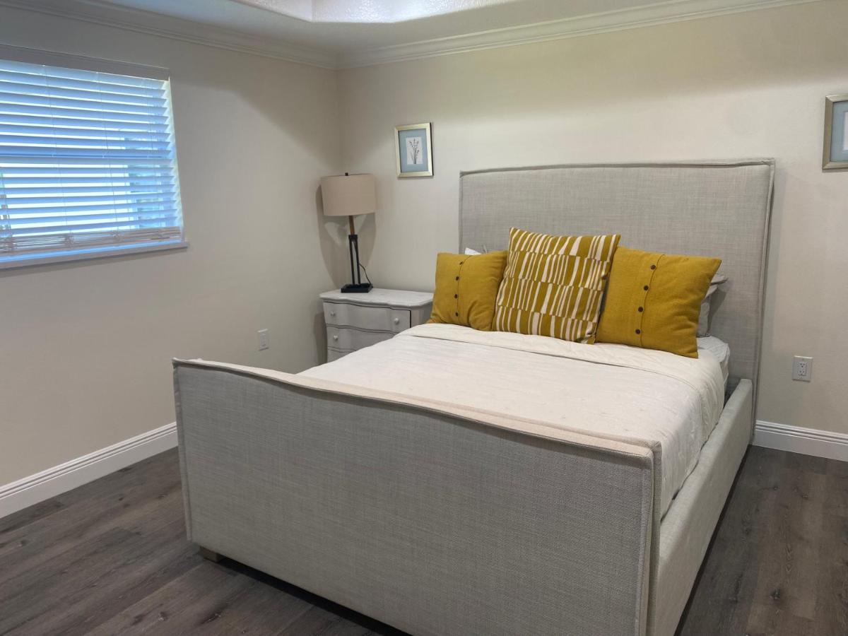 | Remodeled Home 10 min from Beaches Anna Maria Island 7 min to IMG Academy