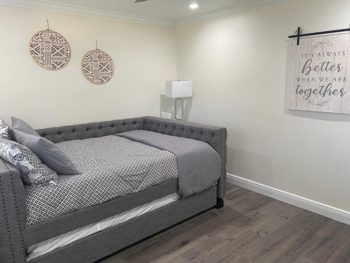 | Remodeled Home 10 min from Beaches Anna Maria Island 7 min to IMG Academy