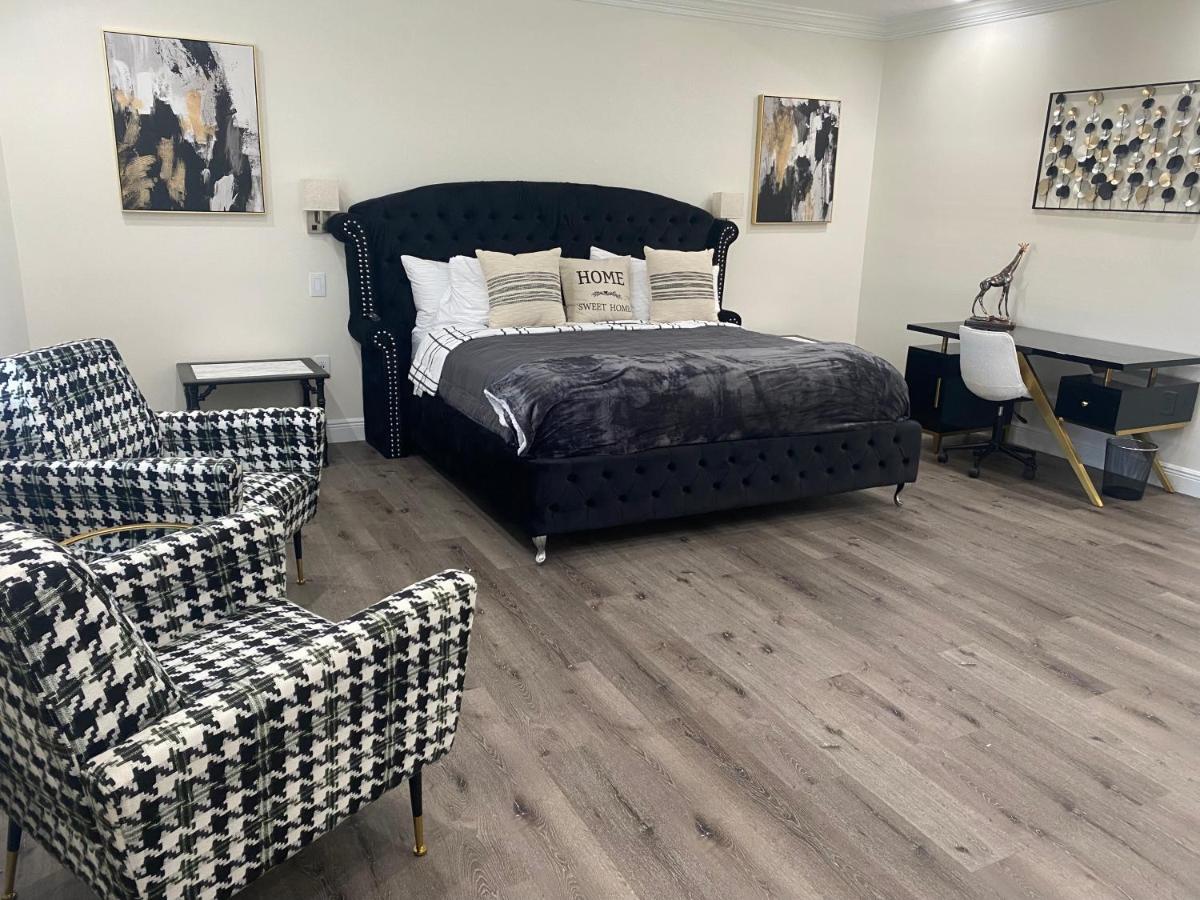| Remodeled Home 10 min from Beaches Anna Maria Island 7 min to IMG Academy