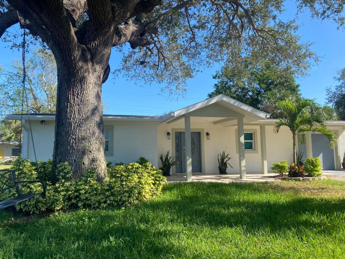 | Remodeled Home 10 min from Beaches Anna Maria Island 7 min to IMG Academy