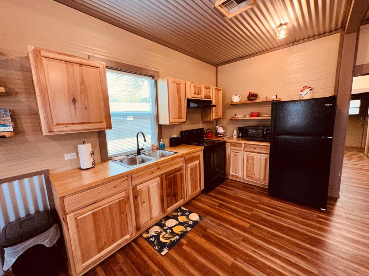 | Texas Blue Apple Cottage