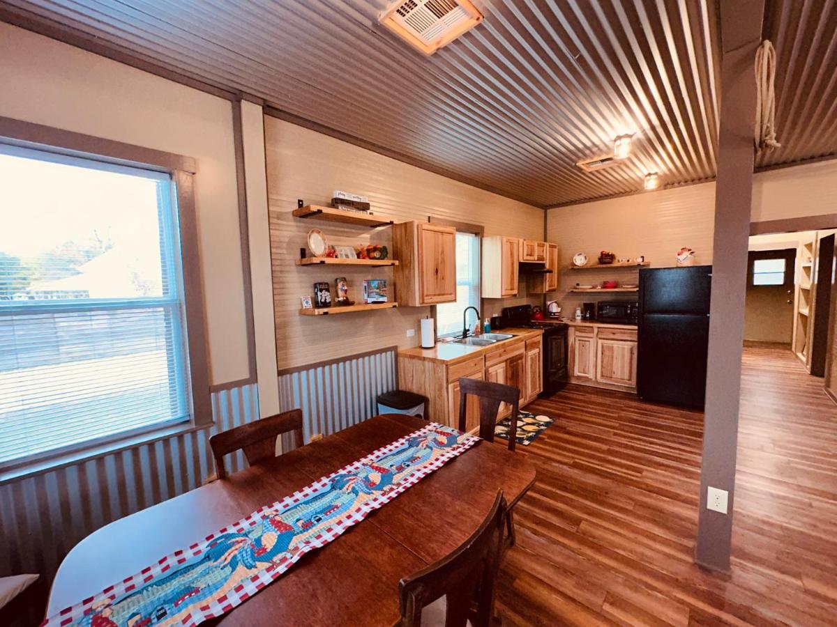 | Texas Blue Apple Cottage