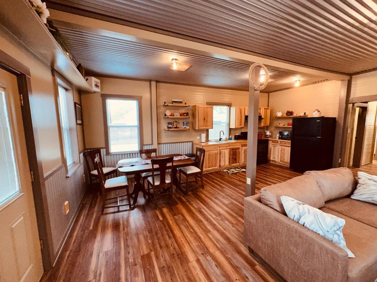 | Texas Blue Apple Cottage