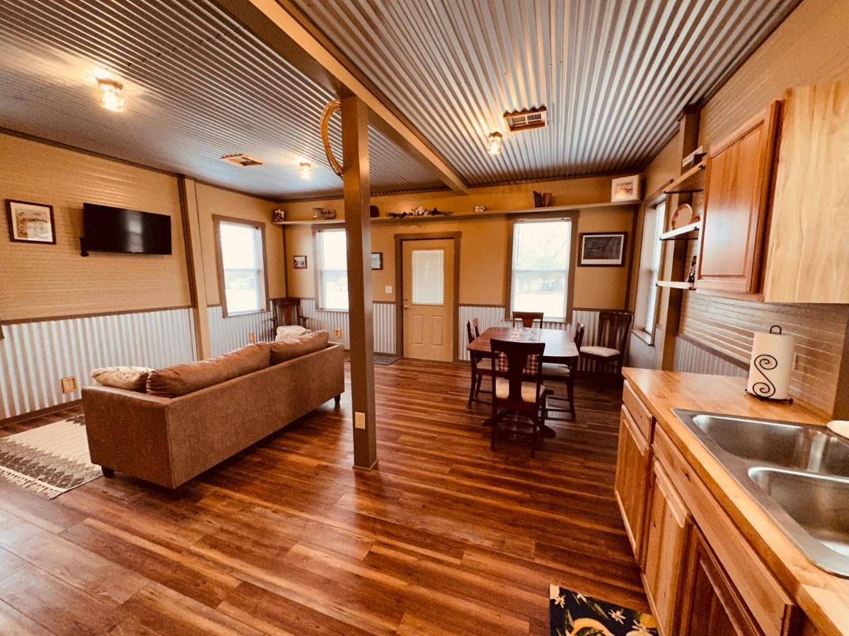 | Texas Blue Apple Cottage