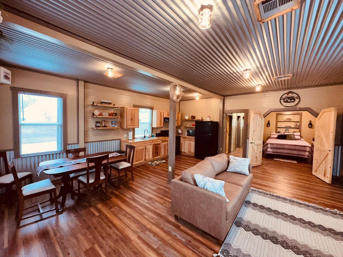 | Texas Blue Apple Cottage