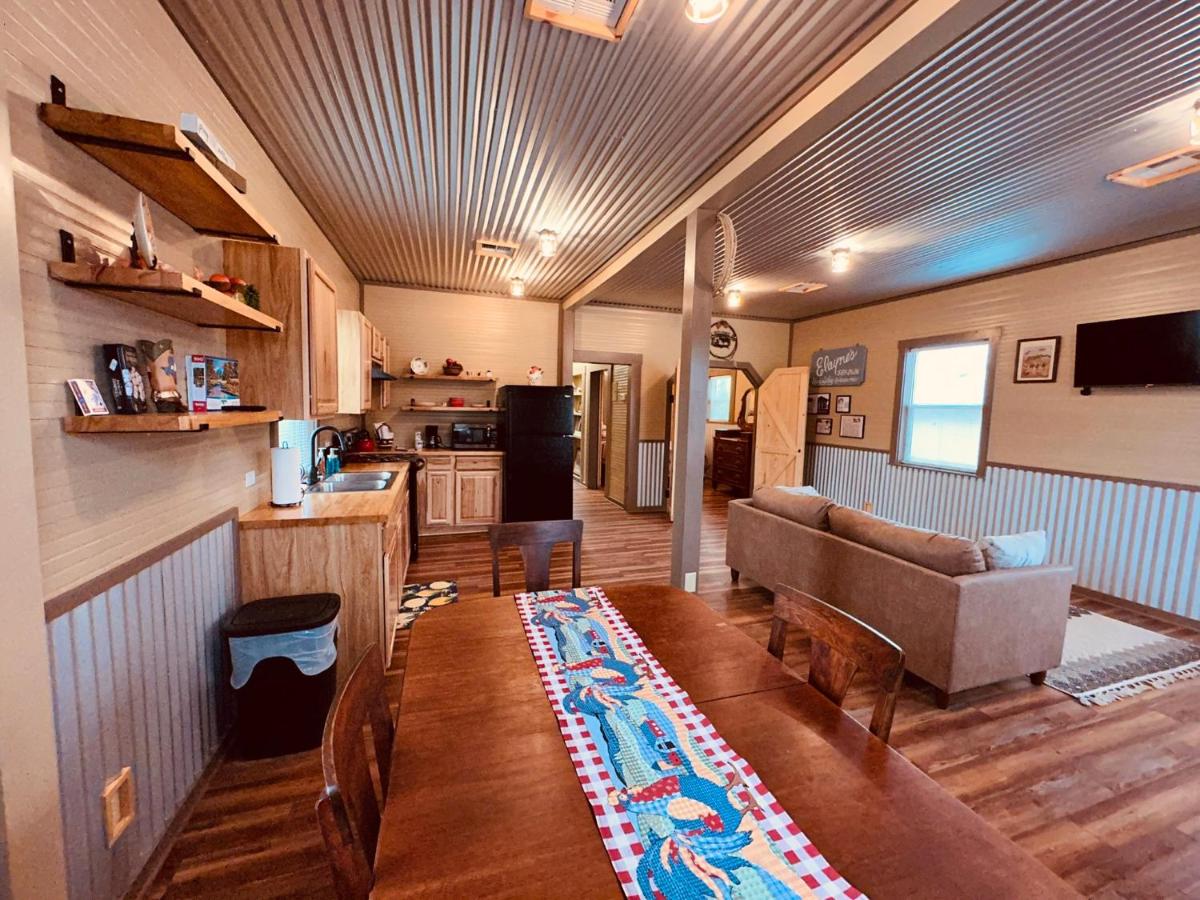 | Texas Blue Apple Cottage